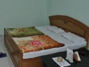 Hotel Neelkanth Lucknow Bagian luar foto