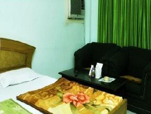 Hotel Neelkanth Lucknow Bagian luar foto